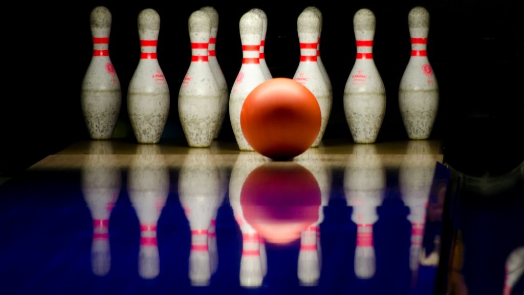 Blooloop's tweet photo. SenSource explores #consumertrends in #bowling sector:  https://t.co/GJbpVHEvTD https://t.co/j8Fh5lJ3Nt