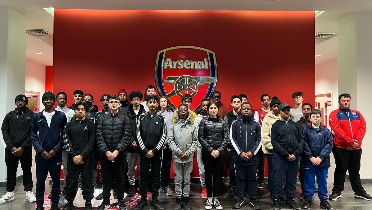 9FsquadronATC's tweet photo. 9F shared this opportunity with @329squadron @31atc @296atc @338aircadets who all enjoyed the day &amp; had so much fun exploring the stadium &amp; playing a few games of football 🤗 We continue to work &amp; support @AFCCommunity to offer our cadets amazing opportunities &amp; experiences! https://t.co/SVm3uqnYMr