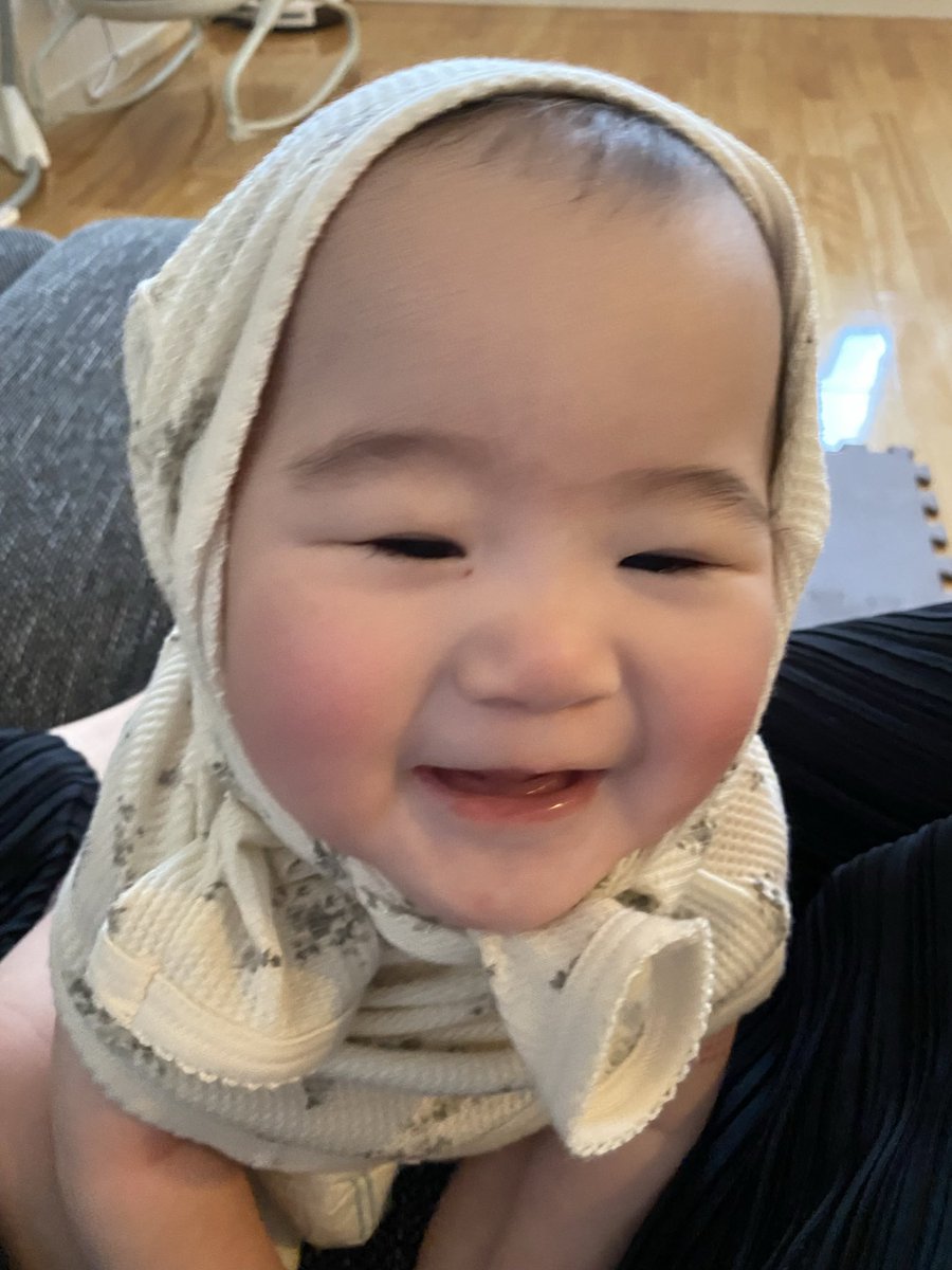 fuu017's tweet photo. この前仕事終わってケータイ見たらお迎え行ったから真っ直ぐ帰ってきてね〜って入ってて、帰ったらお風呂もミルクもあげてくれててキッチンもすぐご飯作れる様に綺麗になってて寝かしつけまでしてくれた…🥲💭今日も迎えに行くね〜って👨🏻家事も毎日してくれてほんとに救われる…😭🙏🏼 https://t.co/ZguseYPmu5