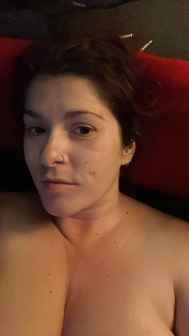 Moving day! Let&rsquo;s hope I get the big furniture all moved! Grubhub GCs sent to violetsprivates@gmail.com