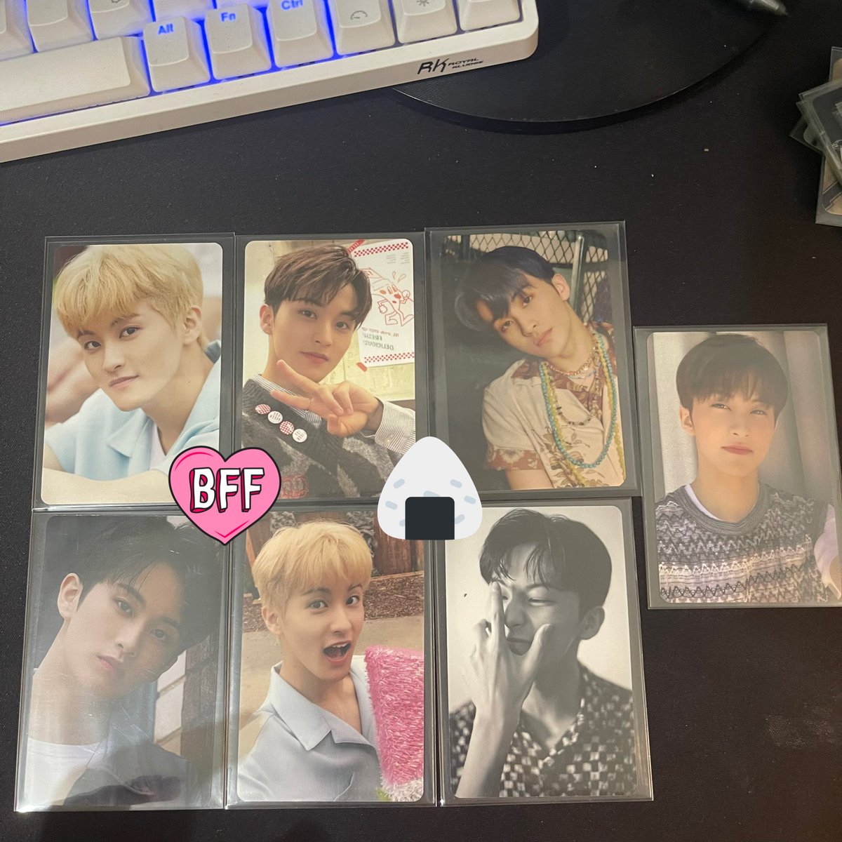poyacart's tweet photo. Wts lfb ph 

mark random photocards set
770 php + pf + sf
Mint condi / onhand 
payo
Loc: metro mnl
Mop: gcash
Mod: ggx, sco

## wts lfb ph nct mark lee dicon hs magnet stand 2022 sg photocard pc poca https://t.co/27Cte1sbLe