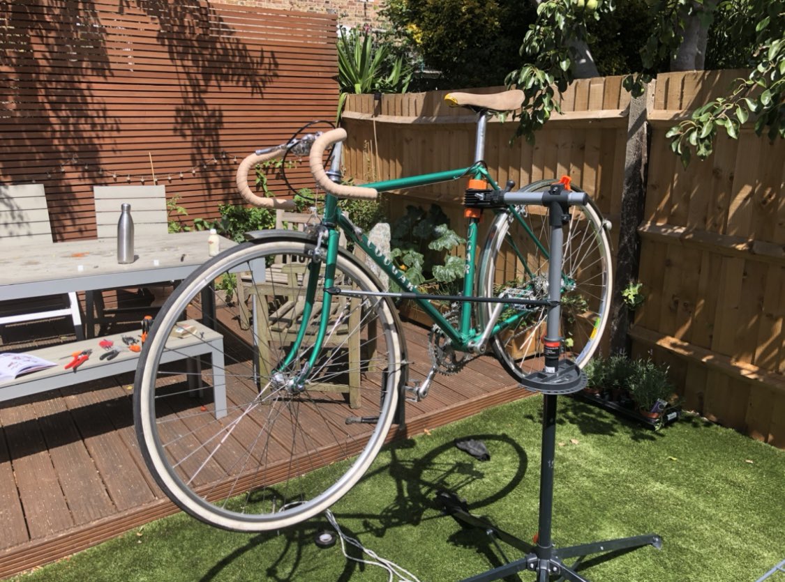 jabwakefield's tweet photo. @StolenRide bike stolen outside my flat in Clapton, E5. Built this for my gf over lockdown, so unique and v sad it’s gone. Green cougar tourer with brown seat, beige handlebar tape, white trim on wheels. Needs headset rebuilt if anyone sees it brought into their shop. Will pay ££ https://t.co/9zyKFmsQf1
