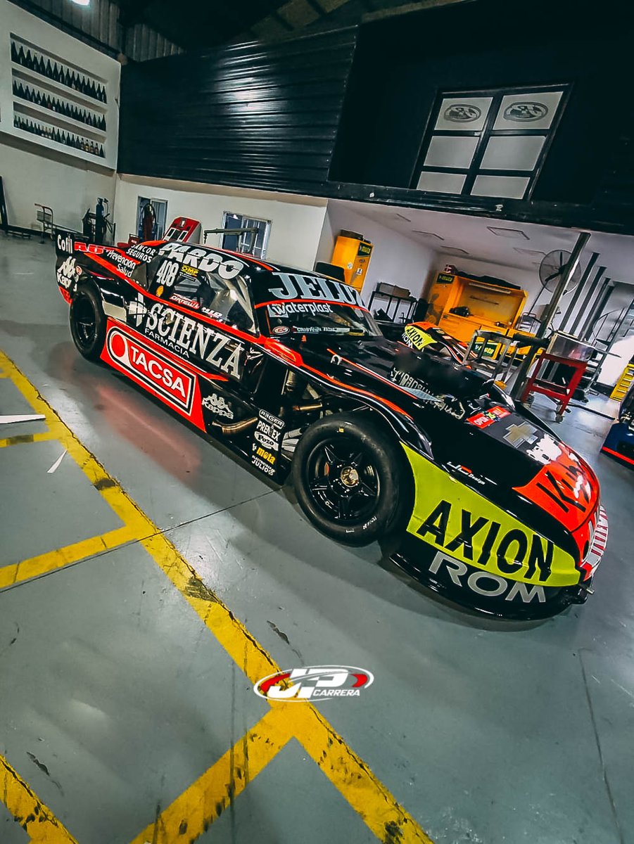 CarburandoTV's tweet photo. El @EQUIPOJPCARRERA mostró el diseño con el que @GUILLEORTELLI correrá su última carrera 🏁 ¿Te gusta? https://t.co/LeteSuPWyA