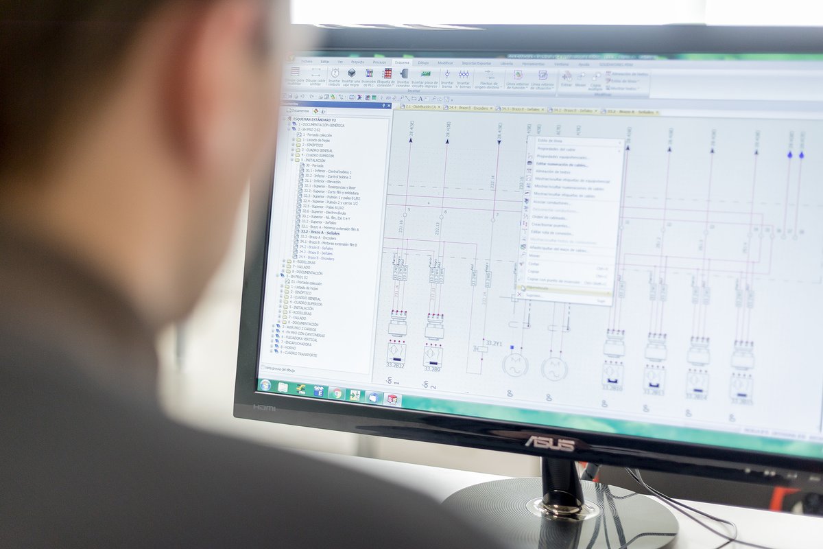 espaitec's tweet photo. 🗣️@InnovaEndOfLine, compañía de la #FamiliaEspaitec, busca incorporar un/a técnico/a superior especializado en diseño eléctrico para su planta de Almazora.
👉INFO: https://t.co/cFZ0KTU5ii
#SomUJI #SomEstudiantat #HubAsaService #DiseñoEléctrico #LosParquesAportan #15AnysEspaitec https://t.co/GJs4oLVo73