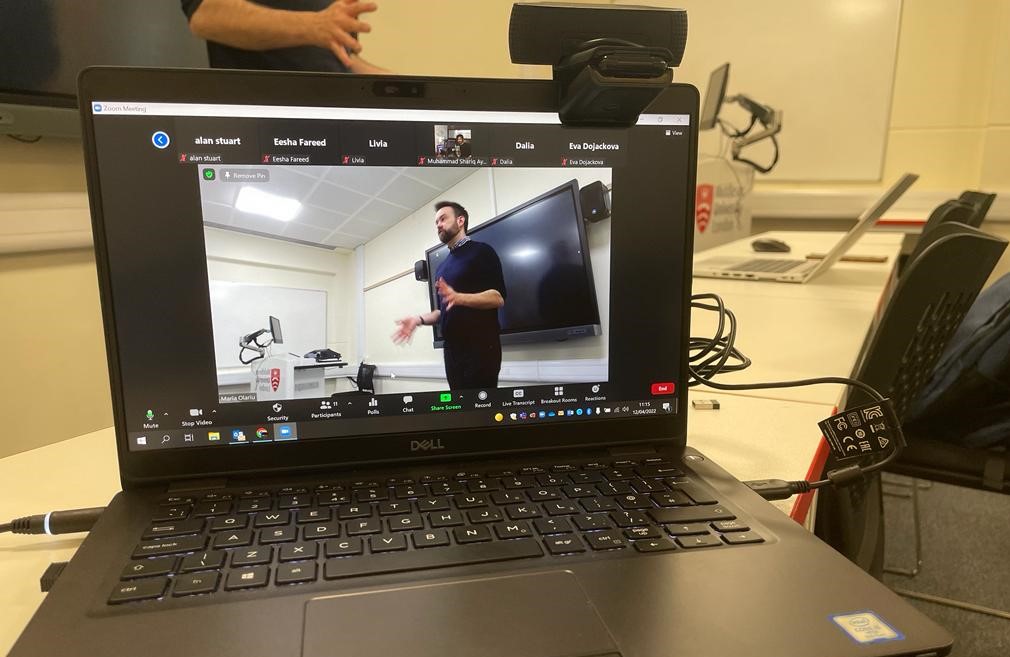 mdxworks's tweet photo. @SimonPoulterRM, thanks for the great insights and continuous support with @MiddlesexUni's start-up accelerator programme! Now, we're all excited to find out who the finalists will be😁#SantanderUniUK https://t.co/cVPcj0SrjQ