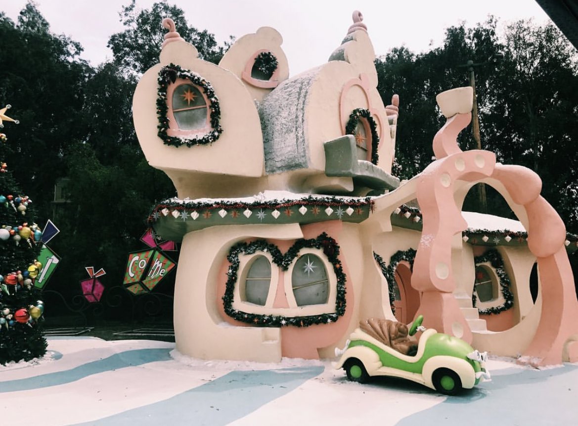 handeInstagram's tweet photo. 🗓 16 April 2018

“GRiNCH!!! ♥️ #ilovedthisplace 💃🤗”

#HandeErçel @HandeErcel https://t.co/55o47DRnBU