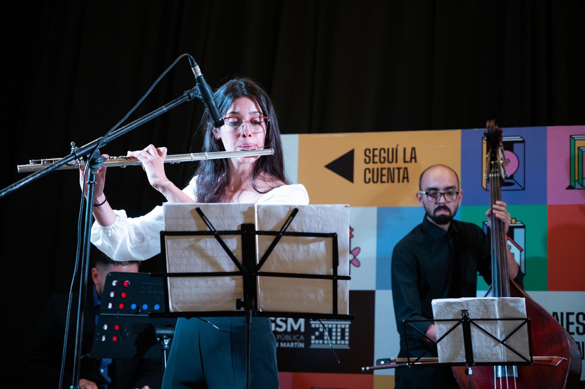 Cultura_Mza's tweet photo. 🎻Así se vivía el tercer día del ciclo Música Clásica por los Caminos del Vino en la  Biblioteca Pública Gral. San Martín.  Los artistas de Cámara Club nos deleitan con una brillante puesta.🎶 
.
#Mendoza 
#CapitalMundialdelVino 
#CulturaMZA https://t.co/q03TS0YYYQ