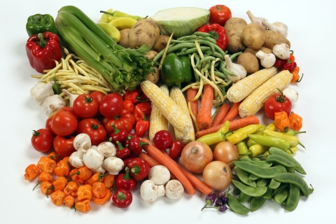 UNEP_Russian's tweet photo. Ежегодно мы выбрасываем 570 млн тонн продовольствия. 🍉🍓🍒
Более 800 млн человек по-прежнему голодают, а на долю пищевых отходов в мире приходится 8-10 % выбросов парниковых газов.
➡️https://t.co/7EcDq93oLu
#Food #foodwaste #ДумайЕшьБереги #thinkEatSave https://t.co/UEPAEyqrof