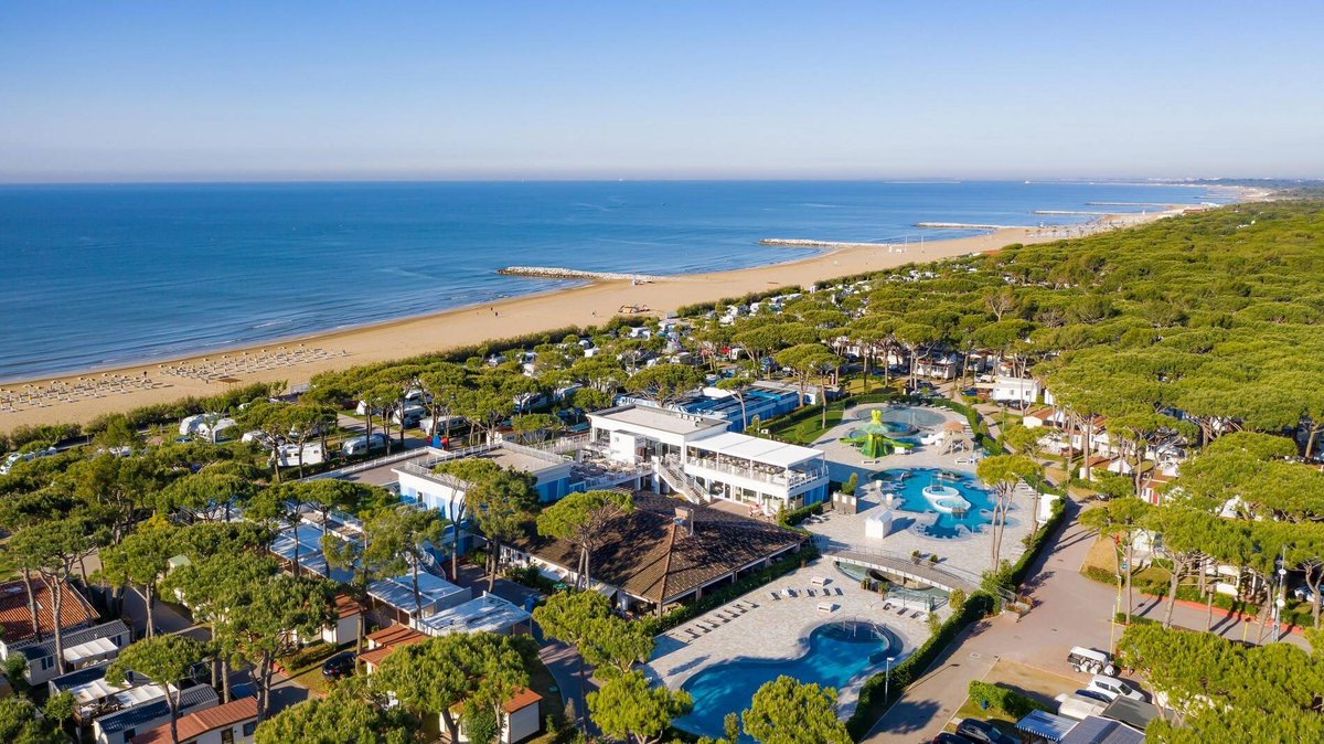 jetcampcom's tweet photo. Visiting Venice? Go glamping at Camping Village Cavallino 
𝗖𝗮𝗺𝗽𝗶𝗻𝗴 𝗛𝗶𝗴𝗵𝗹𝗶𝗴𝗵𝘁𝘀:
⭐️ 4-star campsite on the Adriatic coast
⭐️ Ideal for families with young children
⭐️ 3100 square meters of water fun
⭐️ Glamping - tent lodges
https://t.co/m3eaMpV5Fs https://t.co/jwm9M5jQtN