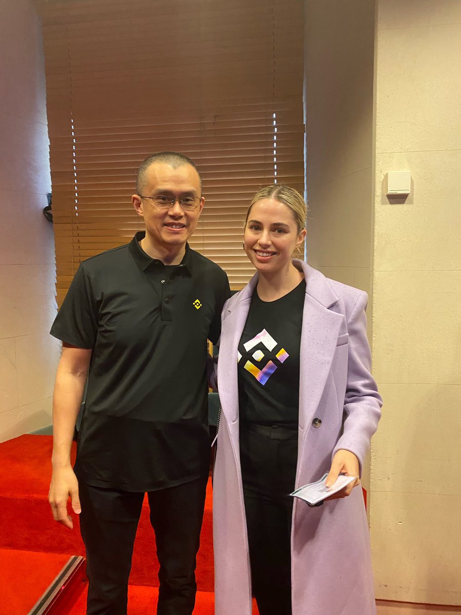 tiltedxyz's tweet photo. 🌏 #QGlobe CoFounder and CMO @sarahaustin meets with @cz_binance in Paris! 🇫🇷
🚀 RT to enter in a chance to win an #NFT! 🌈 https://t.co/nNQEI0aFdb