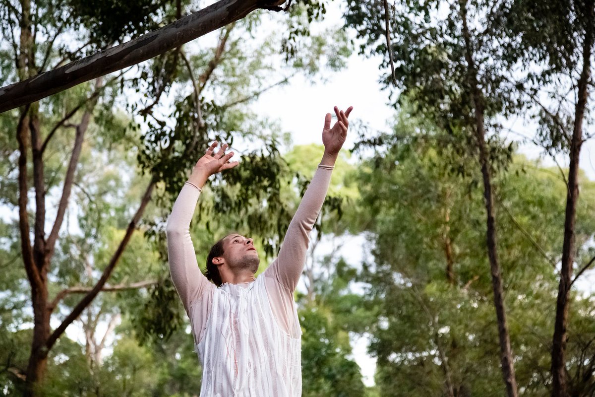 ausdanceact's tweet photo. .@ausdanceact &amp; @TheCIMF collaborate during Australian Dance Week in a beautiful marriage of dance and music. Celebrate with‘ Tree of Life’ @ANBG; featuring Levente Szabo’s solo from ‘Symbiosis’, a site-specific work by @AustDanceParty. 29th April, 11.30am https://t.co/BF9iej8n94 https://t.co/v0uMcq6sqQ