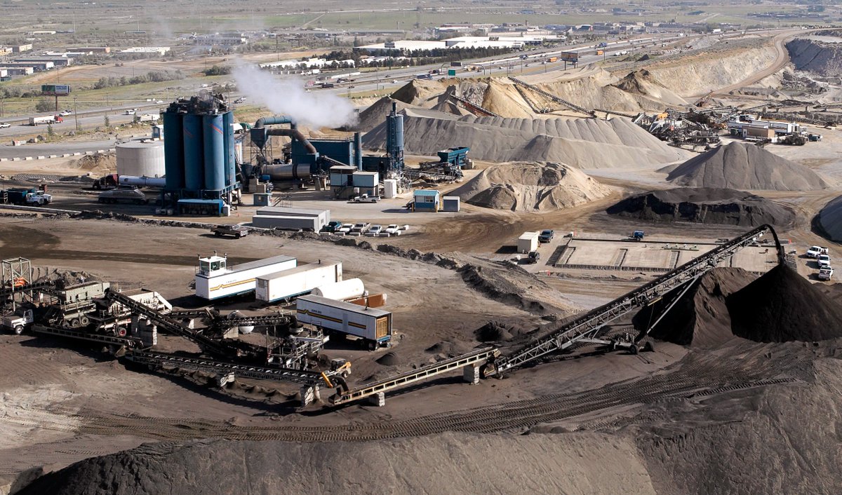 Geneva_Rock's tweet photo. Our wide variety of quality controlled aggregates helps us #buildbetter in this great state.
.
.
#GenevaRock #ClydeCompanies #BuildBetter #UtahConcrete #UtahHomeBuilder #UtahLandscape #UtahContractor https://t.co/W9MhGpZTL1