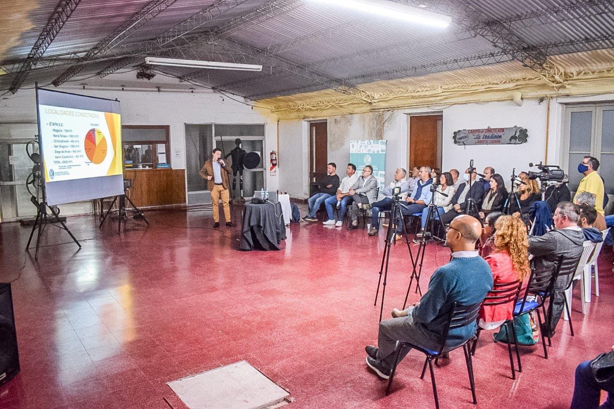 lisandroenrico's tweet photo. ➡️ Participamos de una reunión en la Municipalidad de #Rufino para seguir #gestionando y #solicitando la realización de un proyecto de #gasoducto regional que llegue hasta esta ciudad. 💪 https://t.co/cAmvNife3i