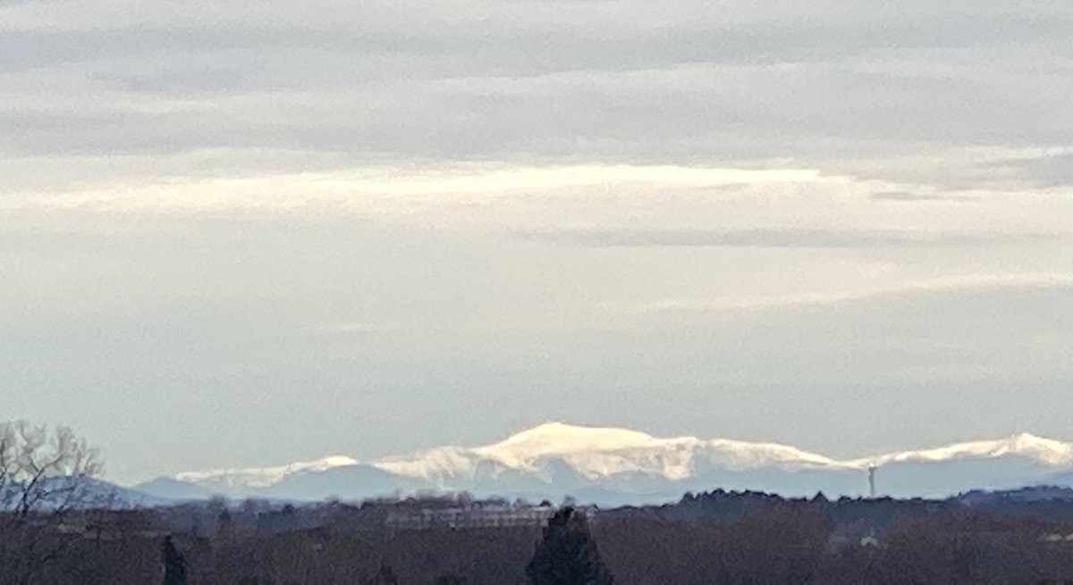 SusanYoungMaine's tweet photo. Mount Washington from SoPo. Photo by Jay. #mydayinmaine #mountainstosea #mainelife #presidentials #mountwashington https://t.co/o3EDJBRfWF