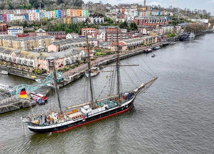 A few more great shots of “Fridtjof Nansen” arriving in Bristol city docks yesterday ⚓️ @SeasYourFuture @brunelsbridge @SSGreatBritain @bristolport @bristolpacket @CitytoSea_ @BristolHarbFest #lovebristolharbour #seasyourfuture