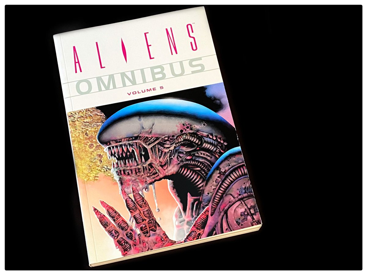 P1NK8CIDBOOTS's tweet photo. Again abit of a mix bag with #aliensomnibus5 novel - #alienskidnapped was fairly decent - I enjoyed seeing more of the baby xeno and got #alienprototype vibes. #alienssurvival was a solid read - I really got engaged with the story and how the infection caught hold of Vic... https://t.co/r8DravT8QB