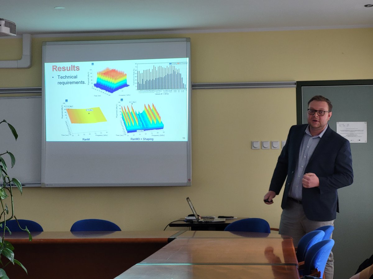 LoschiJose's tweet photo. The Joint PhD defense process officially started!!

Today I had the honor to present a seminar on my research carried out over the last three years at the @UZ_Zielonagora  and the Instytut Automatyki, Elektroniki i Elektrotechniki, under the supervision of Robert Smolenski. https://t.co/wAXXdc74Mt