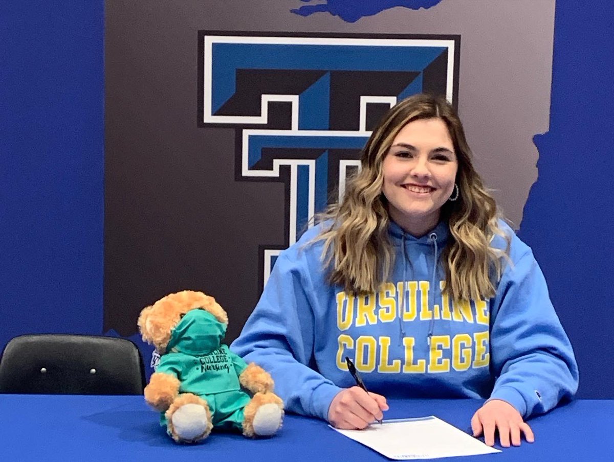 VBallTRINITY's tweet photo. Happy 18th Bday to this incredible, talented, beautiful &amp; strong young women! Amie, you are going to soar over the next years &amp; I can’t wait to see u fly! You have done so much for the vball team over the past 4yrs &amp; Ursuline is lucky to have you! Have a great day!@_amiemccarthy https://t.co/ta4Yaby3Zj