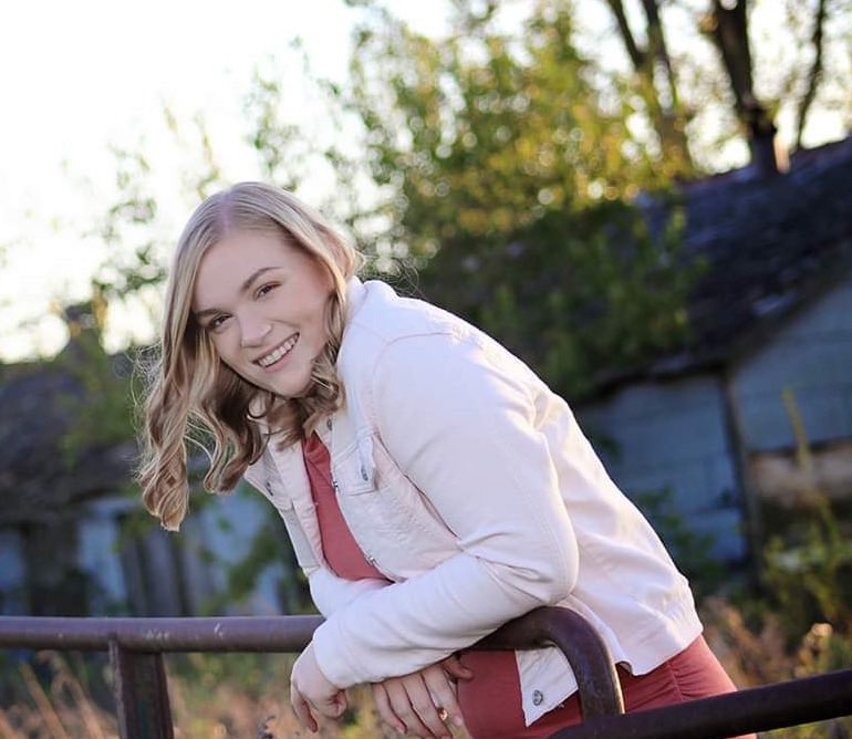 evgnhs's tweet image. Meet Executive Committee Member Brooklyn Richardson!
Enjoys about NHS-Helping others in &amp;amp; outside of her community
Favorite service-Helping at school events
Favorite class-Interior Design
EXC-Softball, Art Club, Viking Voices
Future plans-Go to college &amp;amp; earn a degree in business