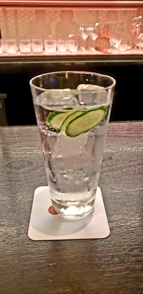 Eriko_Takurose's tweet photo. ヘンドリックス ジンのジントニック🥒←すごく美味しかった!
本日のフルーツ酒~いちご酒🍓
瀬戸田レモンチェロソルベとシャンパンのカクテル🍋
#NobuTokyo
#NobuWeek
#nobuintown
#大野拓朗 さん
@matsuhisajapan
@MatsuhisaW https://t.co/poJrpzsc4z