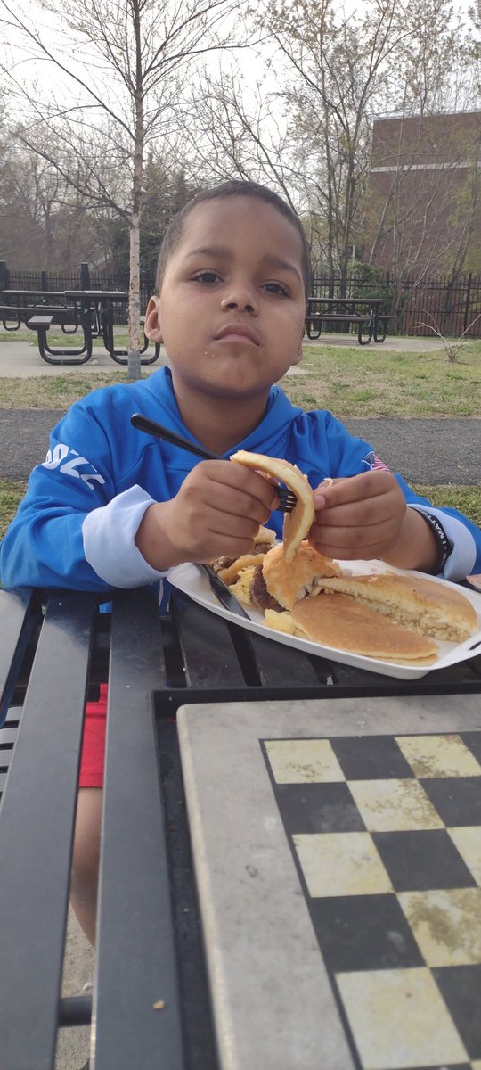 Simply_Stamper's tweet photo. Breakfast with one of my #Heartbeats #StamperJr https://t.co/tRMLVHDOsE