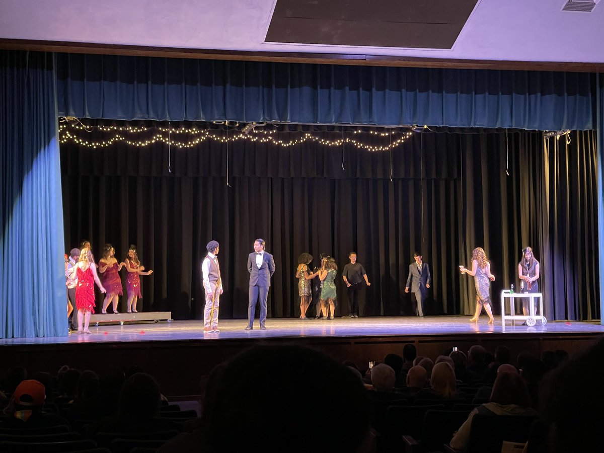 MyColangelo's tweet photo. Incredible #performance by our @BectonHS 🎭 students. #greatactors #greatsinging #greatset #greatset #greatadvisors https://t.co/D5kg2Z4C7y