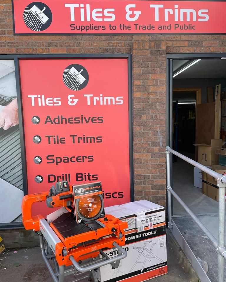 MultiquipUK's tweet photo. There's only one choice for tilers today - the @iqpowertools waterless, dustless saws meaning you can cut tiles inside with no need for messy clean ups. Get them from Multiquip online today at https://t.co/iCLuqfHjaG

#uktiling #uktiler #tiling #waterless #drycut https://t.co/ZGjCcMokap