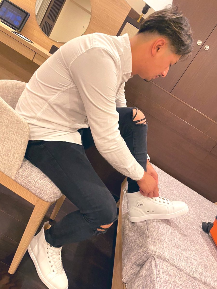 xx0802's tweet photo. 彼女からの誕生日プレゼント🥺
早く履きたい🤪 https://t.co/A6iP26rPKr