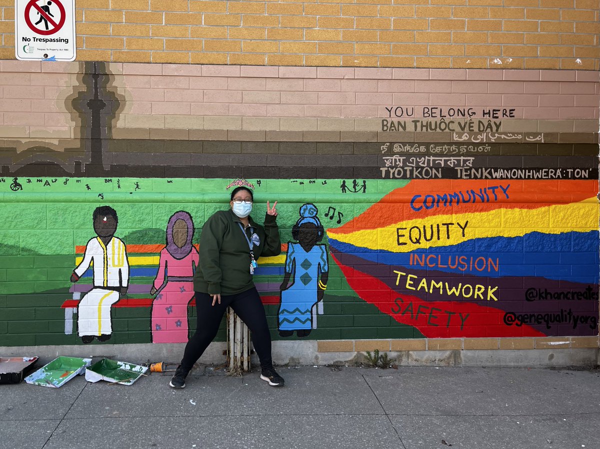 tdsb_lordduf's tweet photo. #top10 #bestdayever @NextGenMen @genEqualityOrg @khancreates #inclusion #safety #community #teamwork #equity #youbelong #LordDufferinPaints #muralteam2022 https://t.co/Sg1IxQVokV