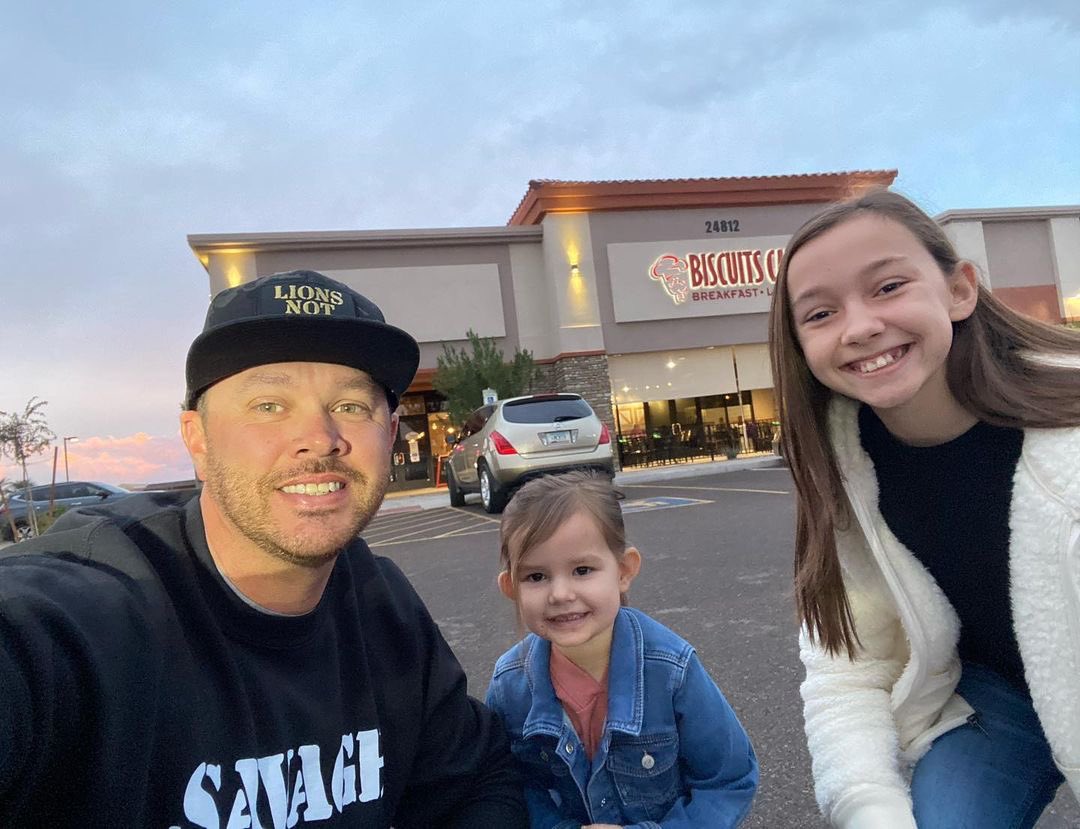 Daddy’s girls!!! Gosh I love them 😍 
.
.
.
.
#family #date #love #adventure #daughter