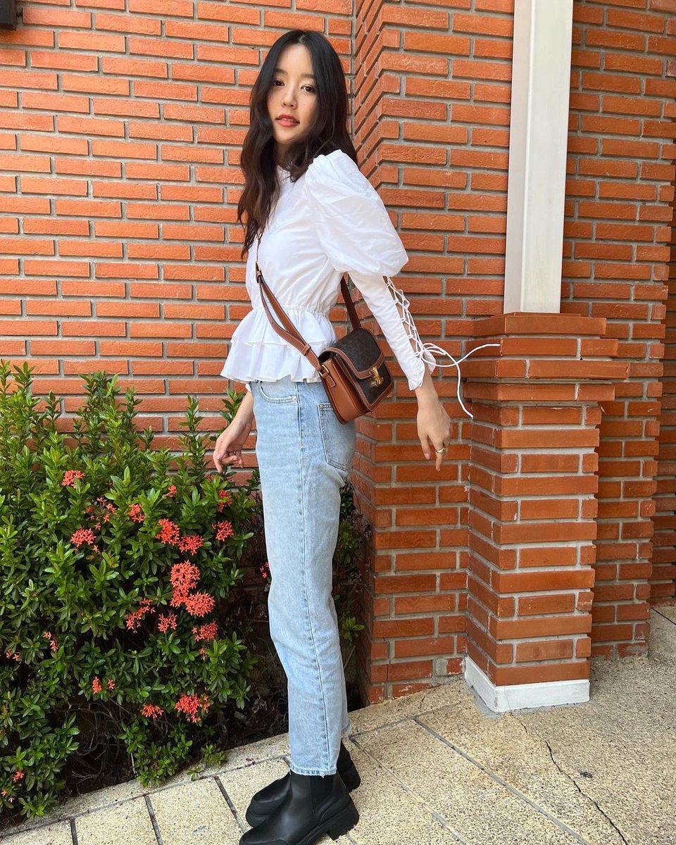 jnme0818's tweet photo. วันที่อากาศร้อนกลายเป็นวันที่อากาศดี
เพราะรูปสาวน้อยคนนี้ล่ะฮะ :)

#juneiperb0i🤍 https://t.co/8cFRZQNNMw