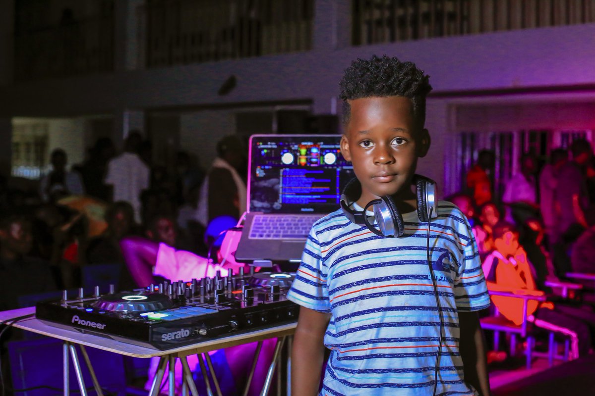 djswaiofficial's tweet photo. A night at Mbarara High School 🏫.Thank you for the vybe.. It was really fun playing for the Chaapa boys 🔥🔥 https://t.co/zIMwwaZ2C6