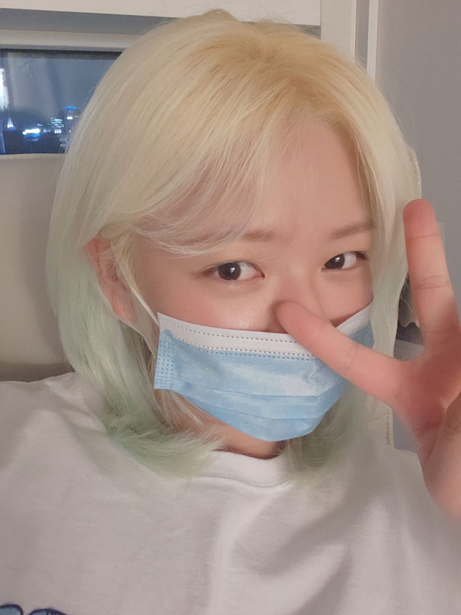 myjeongarchives's tweet photo. JEONGYEON’S NEW HAIR https://t.co/JLBBSuKI6n
