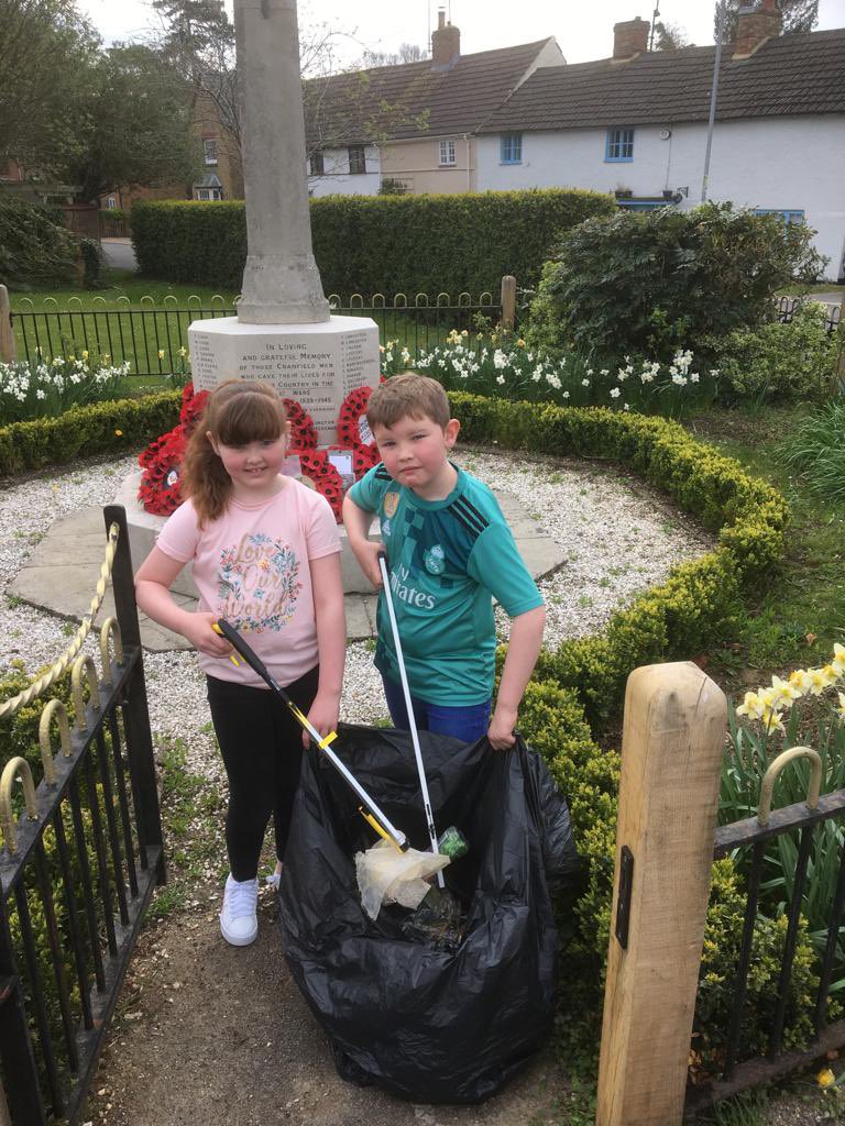 elstarsmith's tweet photo. Frank and Ruth doing their litter pick around Cranfield yesterday @ClivetheCrane https://t.co/foKGkBgzlG