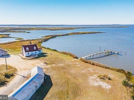 otterlyoverit's tweet photo. I’m a homeowner 🔑💙 I still can’t believe it. 🥹 https://t.co/N7mUylL34g