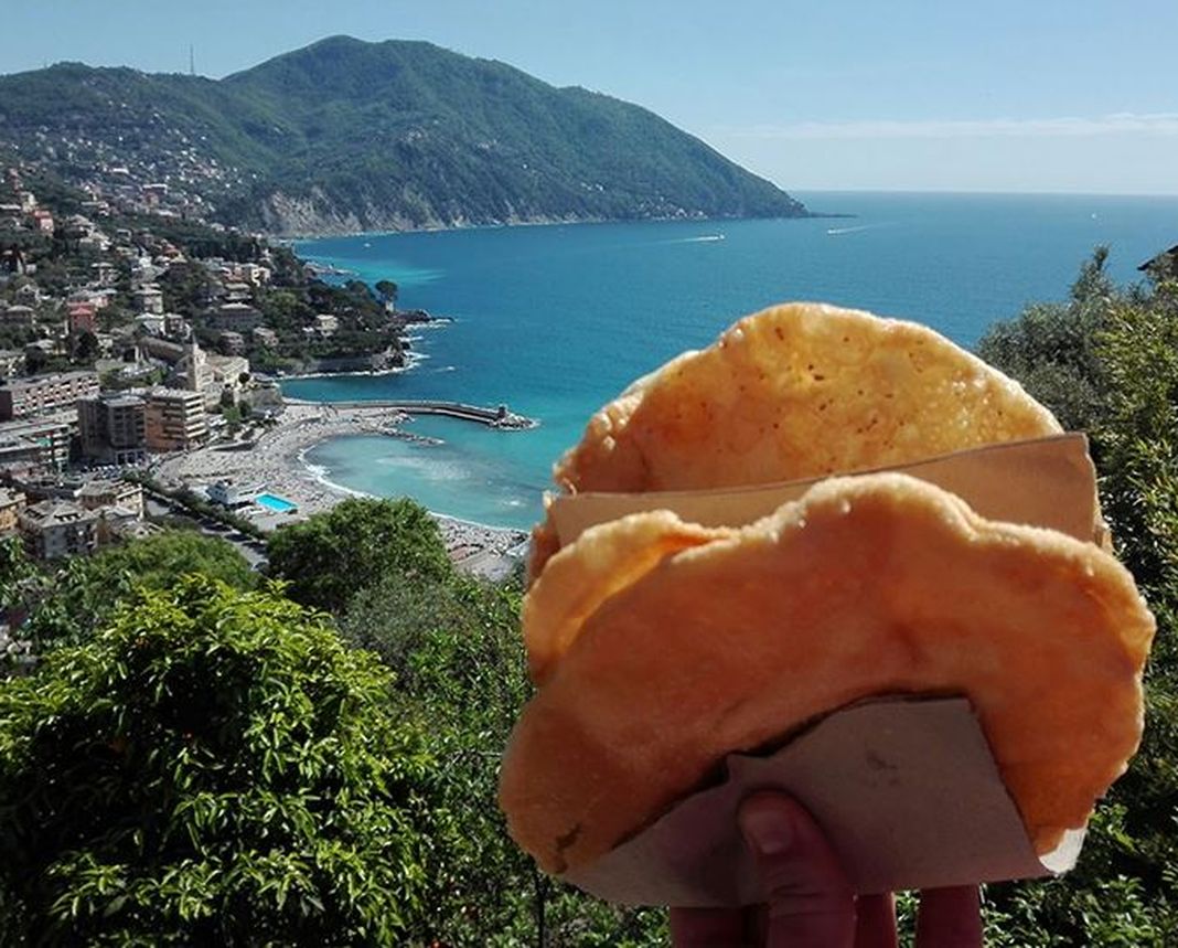 RadioBabboleo's tweet photo. #Recco. Dopo lo stop di due anni a causa della pandemia torna nella frazione di #Megli la Sagra delle focaccette che culminerร domenica 24 aprile con la distribuizione di una delle piรน prelibate specialitร gastronomiche della tradizione recchelina: le #focaccette al formaggio. https://t.co/PTCW5aNgUw