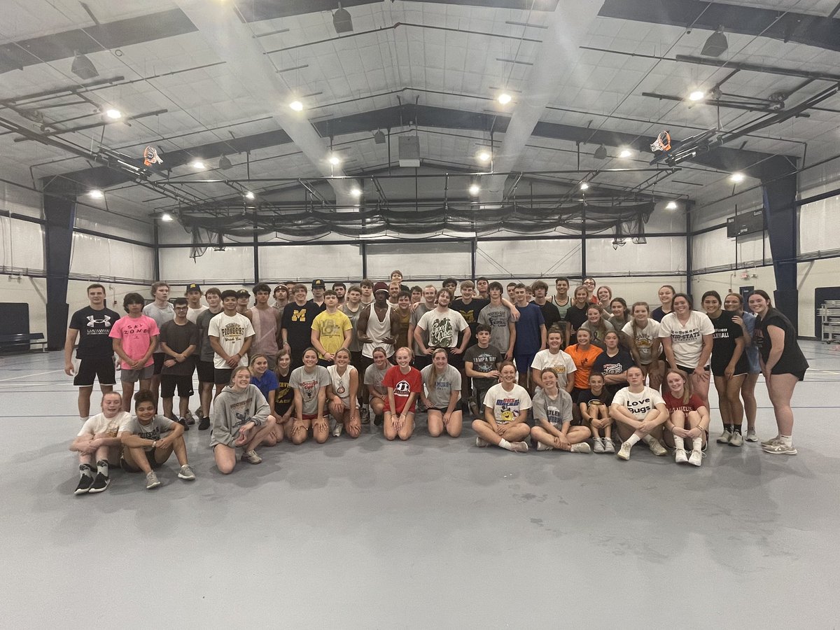 bringthehammer's tweet photo. ⚾️ ended after 11:00 PM last night. The track buses rolled in right at 11:00 PM from Terre Haute. 🥎 had a game. Still, they set their alarms to come in for a movement/recovery series to kickstart an eLearning day. Proud to be a Pioneer! 🔨 @raycp315 https://t.co/08GNW0vcPf