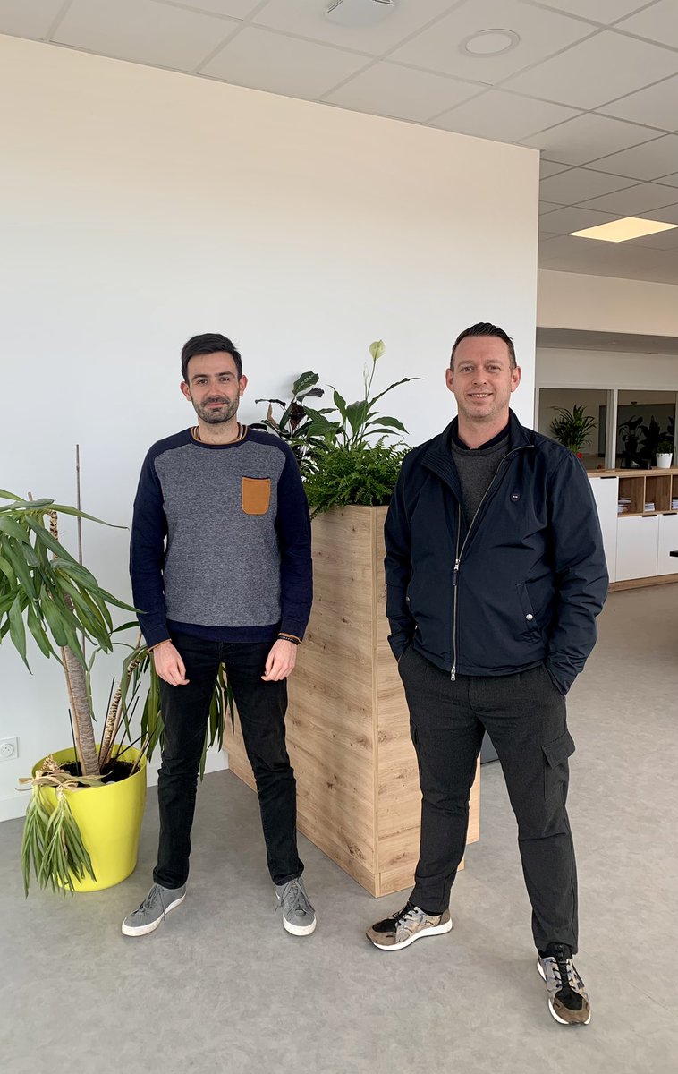 ENERGIESLOIRE's tweet photo. ☀️Bienvenue ☀️ Nous avons le plaisir d’accueillir au sein de l’équipe Énergies de Loire, Christopher, chargé d’affaires 44 et Bastien, chargé d’études photovoltaïques. Ils sont tous deux basés sur l’agence de Candé.

 #welcome #recrutement #team #photovoltaïque #energiesolaire https://t.co/kG5Bmn9Xt0