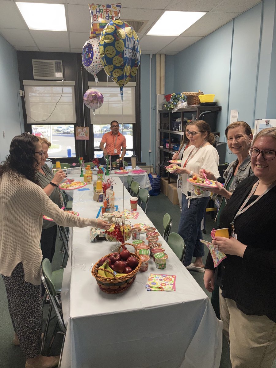 Happy Birthday to Our Staff Born in the Beautiful Month of April🎂 Way-to-go, Chef Giordano on the Griddle☕️#GreenwoodProud ⁦<a href="/WeAreHTSD/">WeAreHTSD</a>⁩ 🥳🎼🎶😃