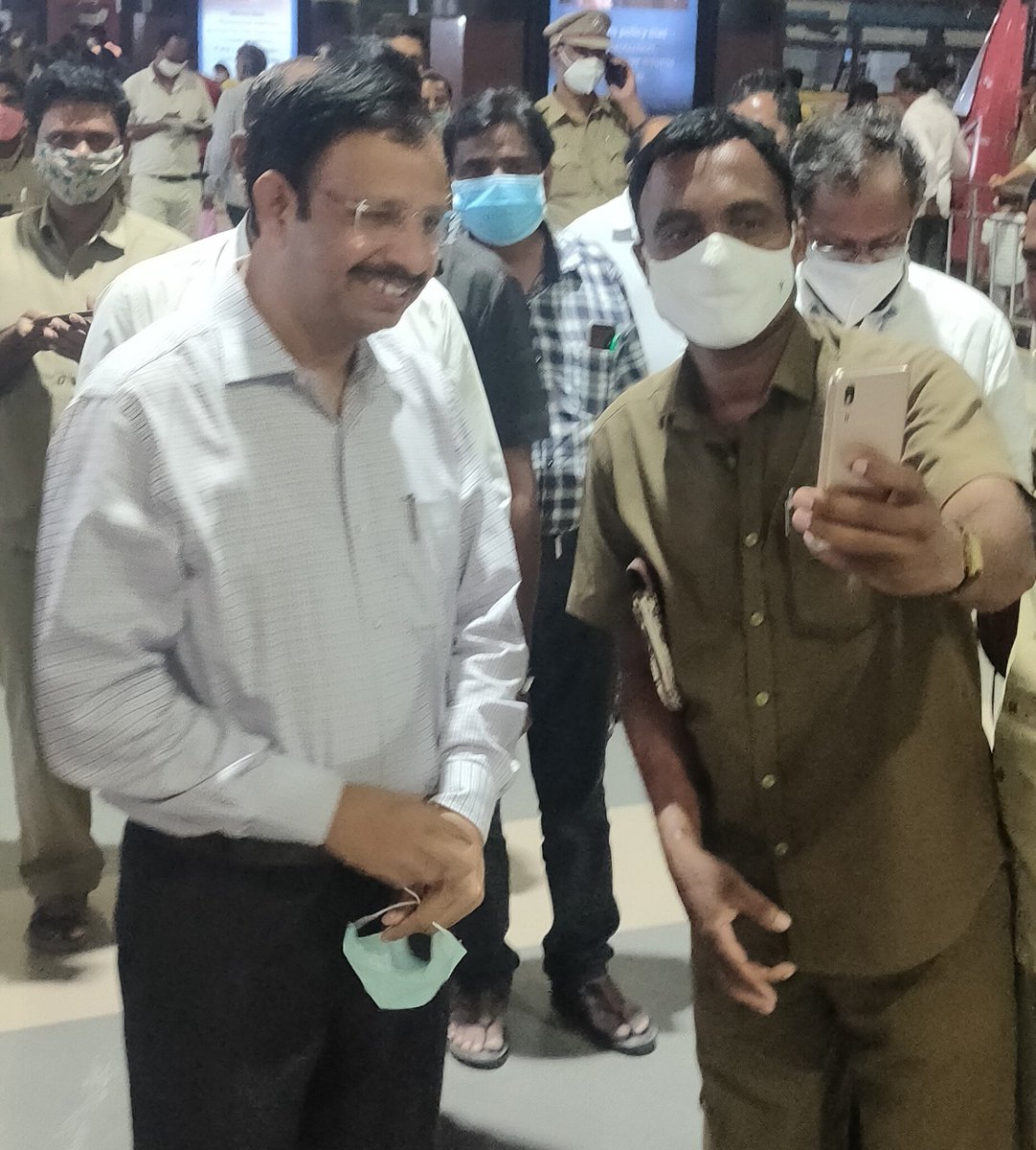 SajjanarVC_IPS's tweet photo. #NewProfilePic https://t.co/4wNJcrXCpX