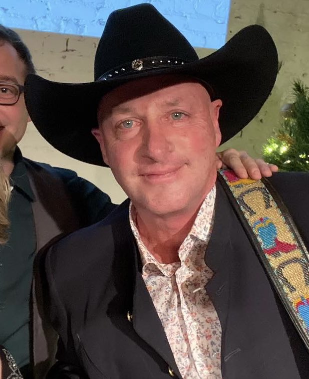 ZenithNashville's tweet photo. What? Gary Chapman in the Zenith Studios. #garychapman #positivecountry #zenithnashville https://t.co/fFYEDa66d6