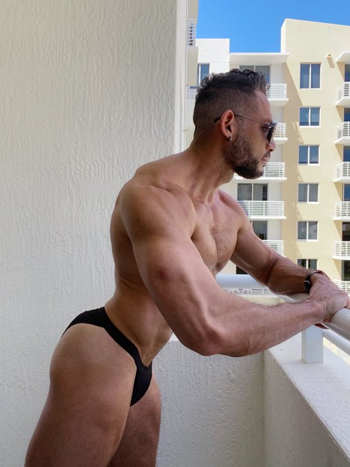 Feeling sexy wearing my #jjmalibu Play Swim Brief?
.
? @jj_malibu ?
.
#underwear #brief #sexy #sexymen