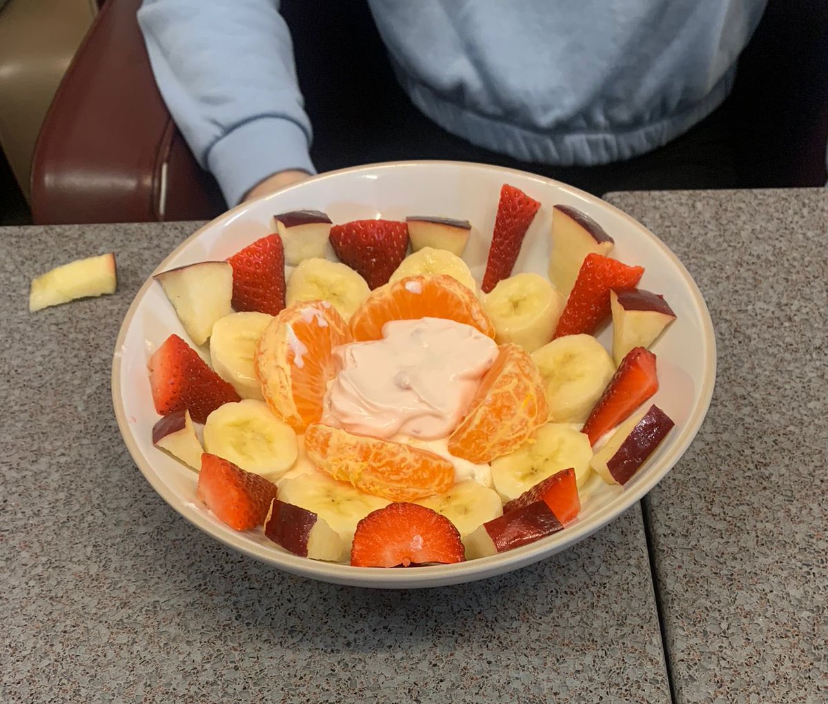 Check out our #Bentley #HAF2022 young leaders! They have been making healthy fruit &amp; yoghurt desserts for after lunch today! We develop older participants by allowing them to have additional responsibilities! #LifeSkills #PersonalDevelopment #Heath <a href="/DoncasterYAS/">Doncaster Young Advisors</a> <a href="/DonYouthCouncil/">Doncaster Youth Council</a>