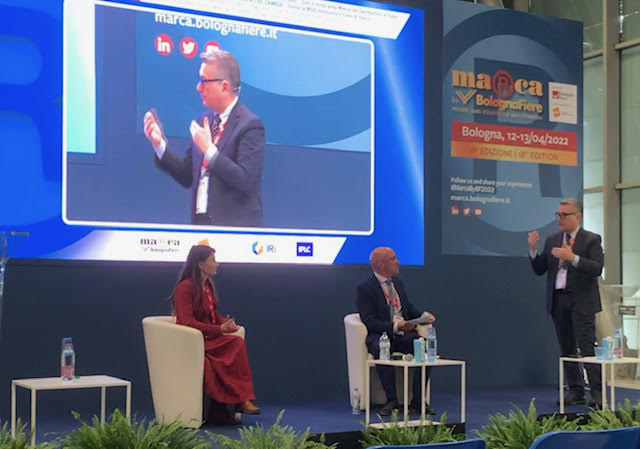 ExpertiseOn's tweet image. Lo scenario Europeo descritto da #paolopalomba #IPLCITALY conferma la nuova competitività di prezzo e  prodotti #MDD in #Europa. #AnaAmaral Private Label Director SONAE MC percorso di marca della MDD. #PaulStainton su Regno Unito intensa competizione tra la marca MDD e i discount