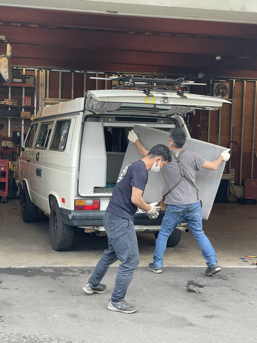 ヴァナゴンは壊れるよね？
よく聞かれるけど、国産車に比べたらメンテは必要。すでに30年以上前のクルマだし。
でも乗ったことない人からの、壊れるからやめといた方がいいよのアドバイスは無視していいと思う。
一年半ほどヴァナゴンに乗って、地球半周を走った感想です。
#ヴァナゴン
#gakuya