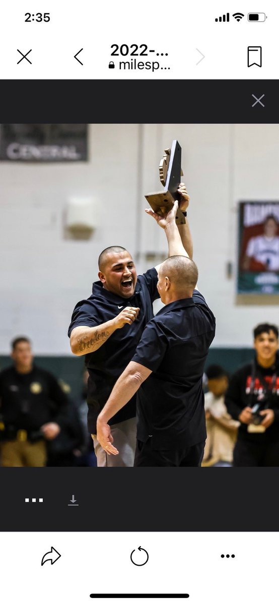 SportsWildcats's tweet photo. Congratulations to coach Chana on being named Regional Coach of the Year. Awesome work, Coach. #worktowin 🐾🏆🏀 https://t.co/tSpH7Xe1lL