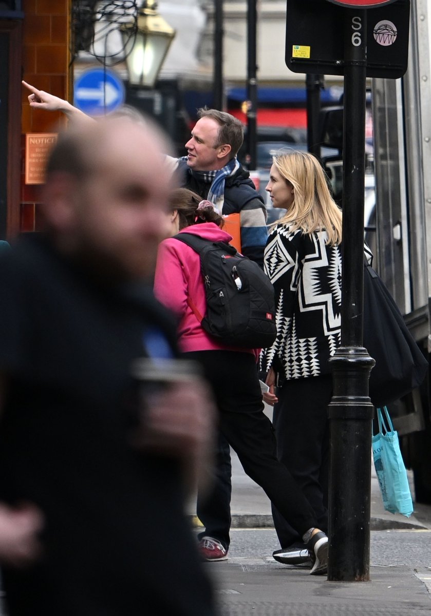 DazzlingJodie's tweet photo. 📸 | Jodie Comer spotted out Central London ahead of her West End debut performance of 'Prima Facie', April 12

More (27 UHQ): https://t.co/OZ0AGfJkpa https://t.co/rKU6wyZu5i