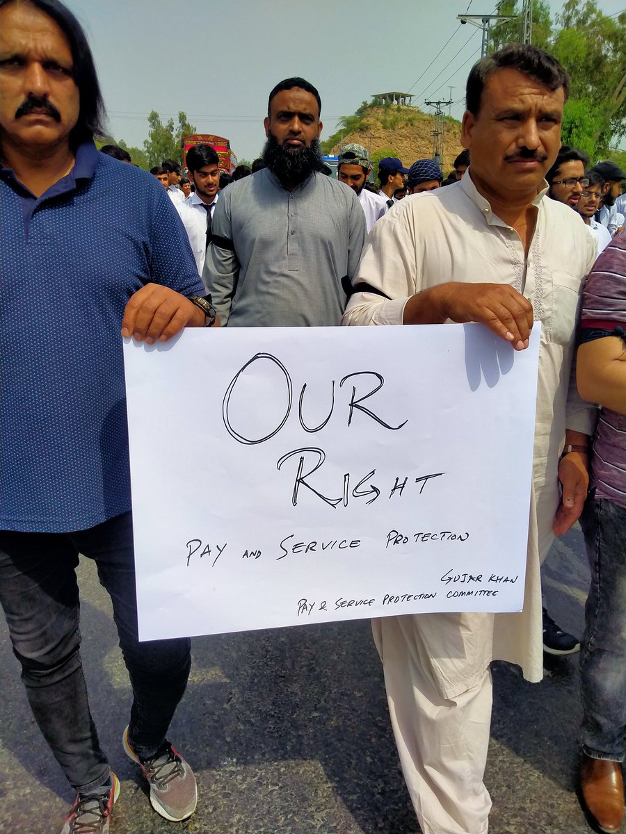 MuhammadSafee77's tweet image. #Suo_Moto_For_Teachers 
#PayAndServiceProtection
کیا اپنے حق کے لئے آواز اٹھانا جرم ہے؟
اور اگر یہ جرم ہے تو ہم یہ جرم کرتے رہیں گے
اپنا حق لے کر رہیں گے