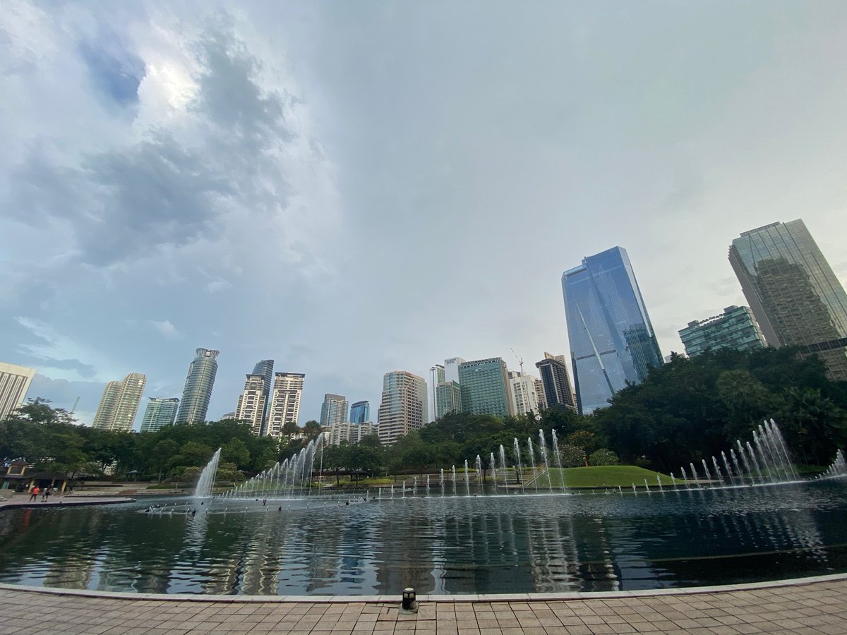 InestiL's tweet photo. Tapi memang rencana dan usaha itu kadang tidak sesuai apa yang diinginkan. I never thought that I am able to find zest for the simple things malah ketika aku abroad. Never thought that my joyful nest is here. Another place that I also call home; Kuala Lumpur 🌃♥️ https://t.co/rPqvA3dnnF