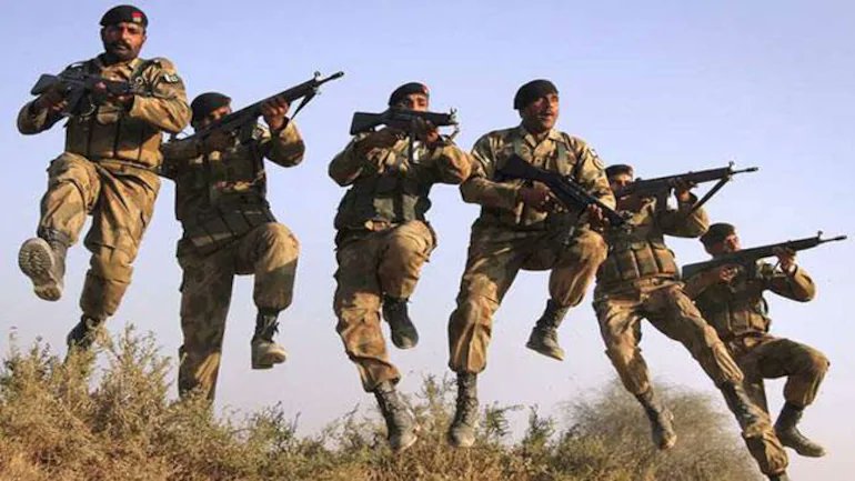 AlphaCharli11's tweet photo. میری فوج ، میرا فخر ❤️
 
#BajwaforPakistan 
#PakArmyOurPride https://t.co/Qb6bJTgWIY